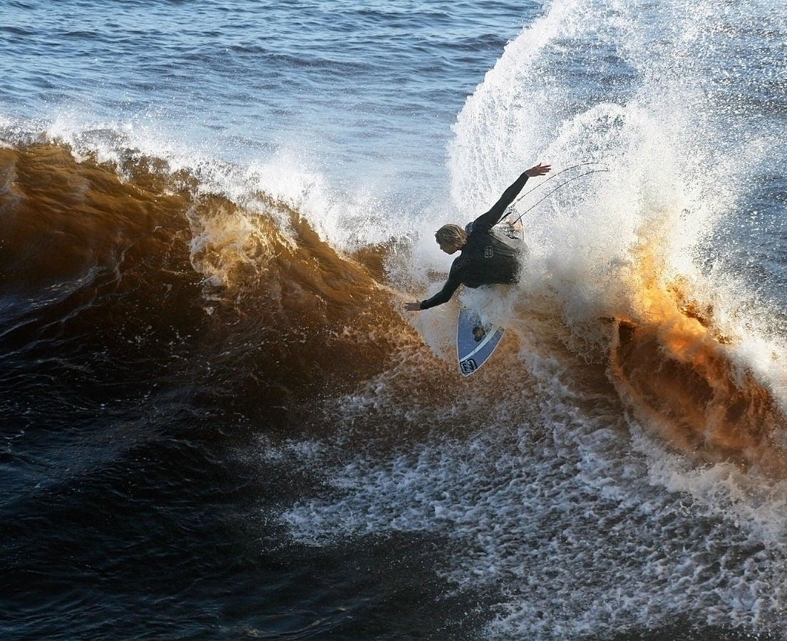 Surfing Indonesia