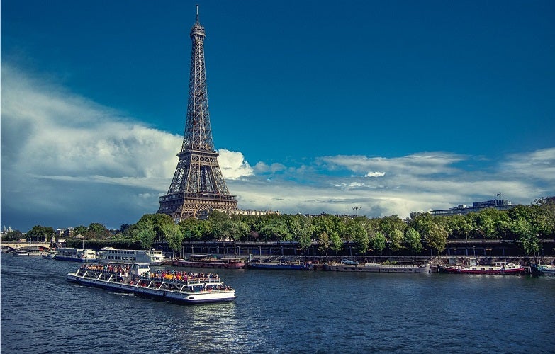 best river dinner cruise paris