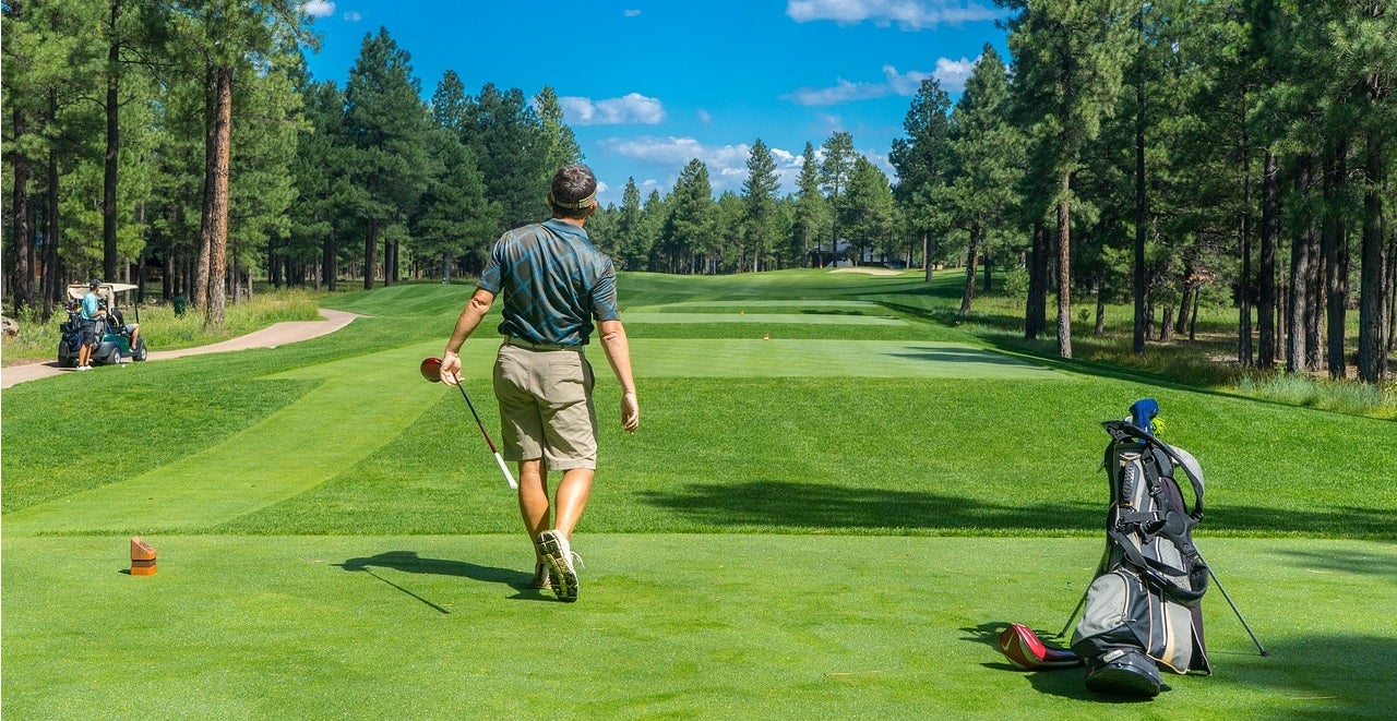 What Golf Equipment Should A Beginner Buy