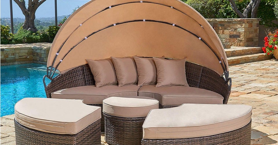 The 7 Best Outdoor Daybeds - [2021 Reviews]