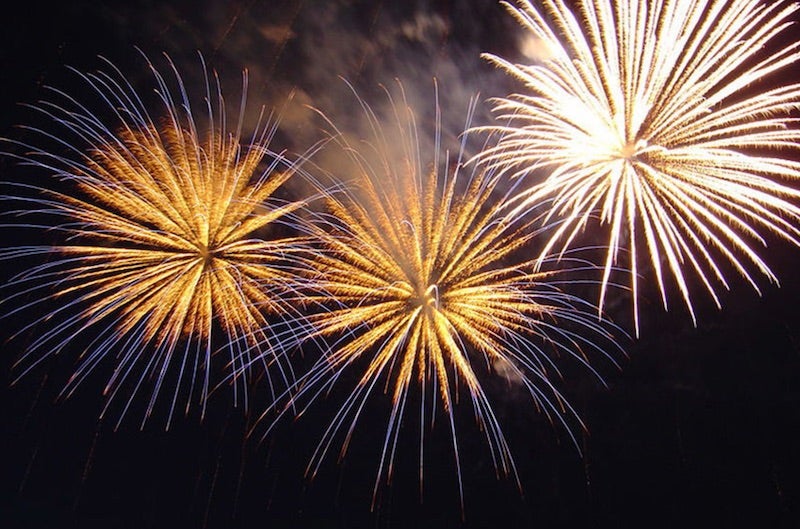 Oahu: Friday Night Fireworks Dinner Sail from Waikiki Beach