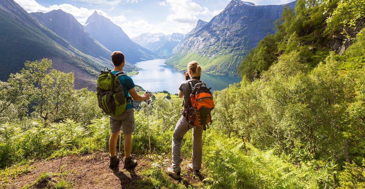 how to dress for hiking