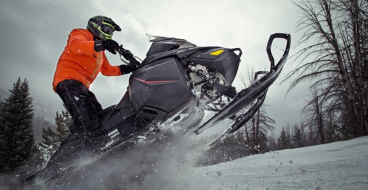 How to Dress for Snowmobiling